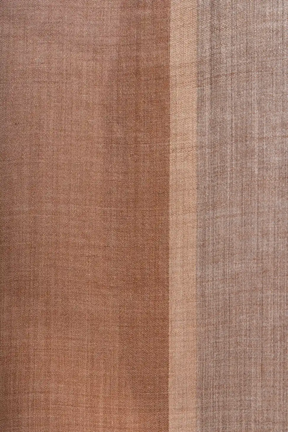 Textura de chal de baby alpaca en marrón y gris natural